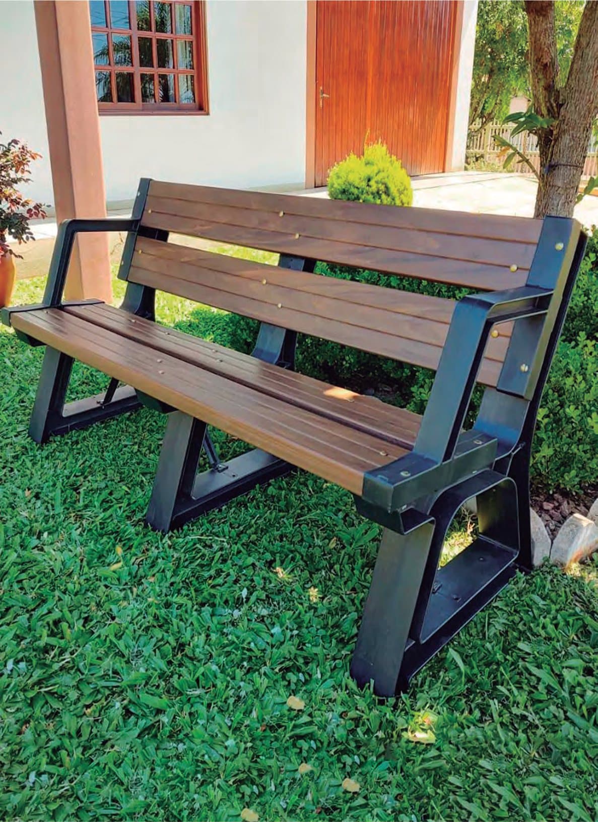 Banco Premium em gramado