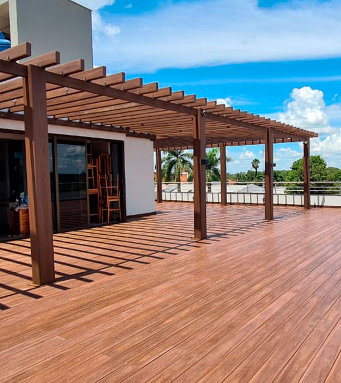 Terraço com deck IN BRASIL